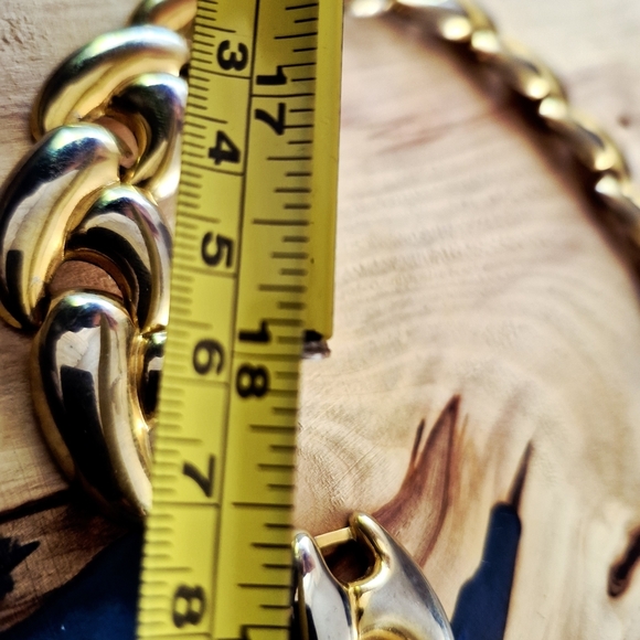 Elegant Gold Chain Necklace - Picture 5 of 6